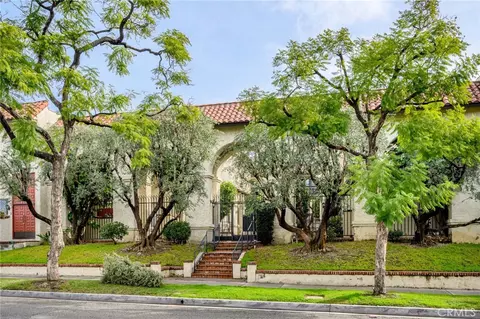 300 N Isabel St #10, Glendale, CA 91206