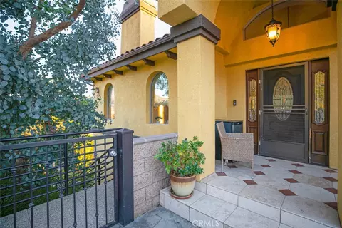 9336 Wayside Dr, Sunland, CA 91040