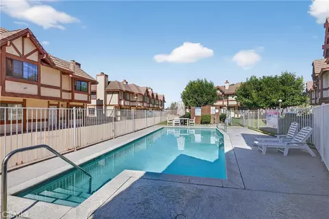 9325 Sunland Park Dr #2, Sun Valley, CA 91352