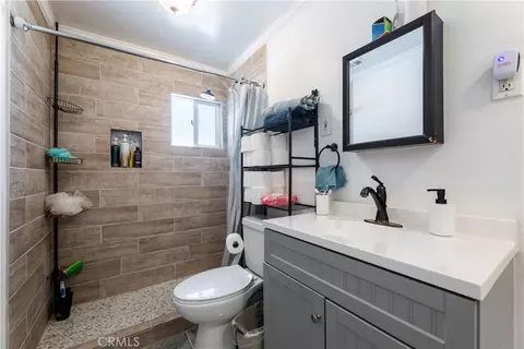 Bath - 11203 Sheldon St, Sun Valley, CA 91352 photo 4 of 4