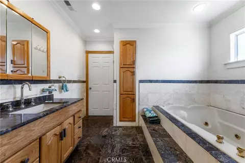 Bath - 11203 Sheldon St, Sun Valley, CA 91352 photo 2 of 4