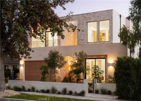 14032 Hartsook, Sherman Oaks, CA 91423