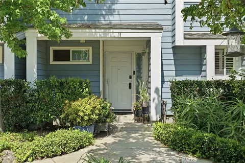 15735 Nordhoff St #11, North Hills, CA 91343
