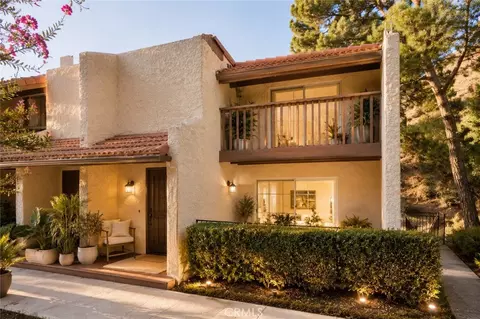 9555 Via Venezia, Burbank, CA 91504