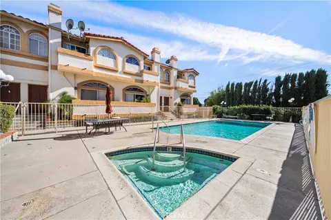 19950 Sherman Way UNIT A, Winnetka, CA 91306