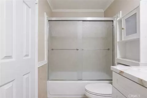 Bath - 121 Sinclair Ave #213, Glendale, CA 91206 photo 3 of 3
