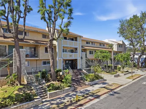 121 Sinclair Ave #213, Glendale, CA 91206