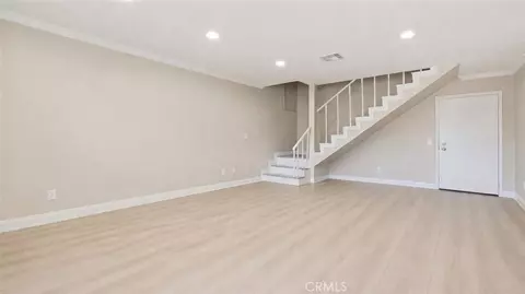 Living - 121 Sinclair Ave #213, Glendale, CA 91206 photo 2 of 4