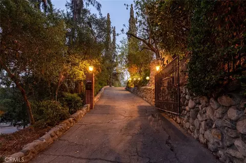 1535 Royal Blvd, Glendale, CA 91207