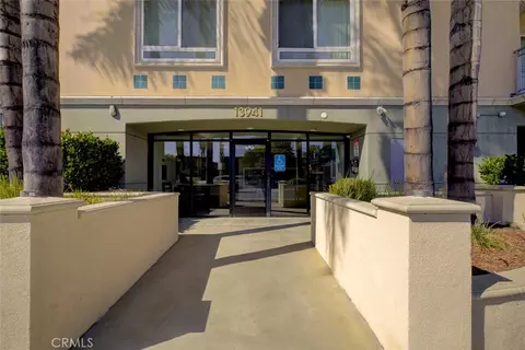13941 Sherman Way Blvd #401, Van Nuys, CA 91405