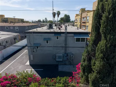 View/Area - 13445 Vanowen St, Van Nuys, CA 91405 photo 7 of 13