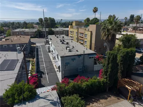 View/Area - 13445 Vanowen St, Van Nuys, CA 91405 photo 6 of 13