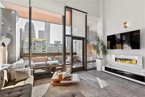 1100 Wilshire Blvd #1707, Los Angeles, CA 90017