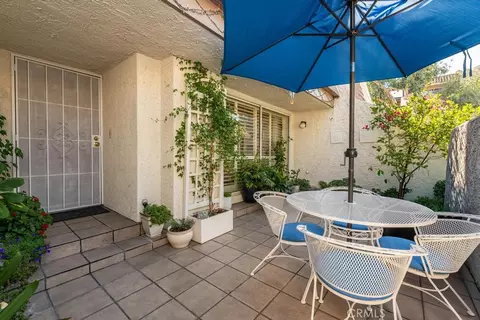 18340 Collins #D, Tarzana, CA 91356