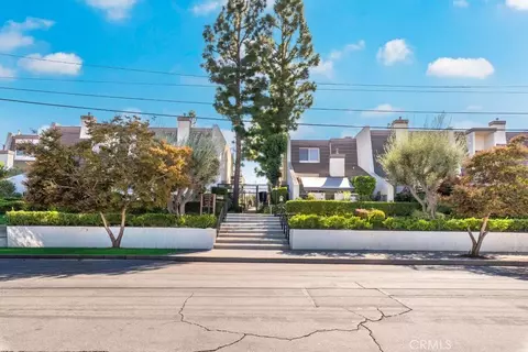 18340 Collins #D, Tarzana, CA 91356