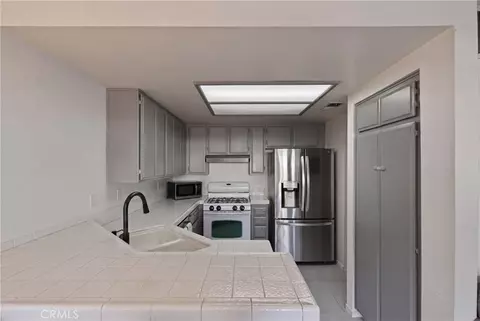 Kitchen - 6443 Stoney Vw #4, Simi Valley, CA 93063 photo 2 of 2