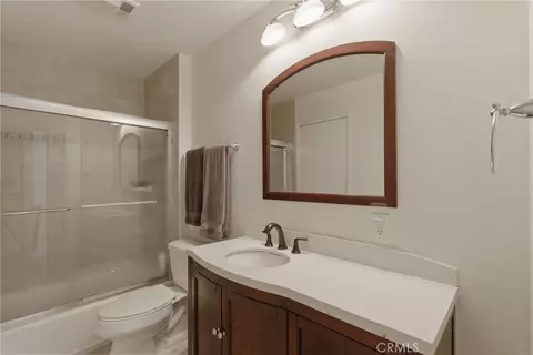 Bath - 6443 Stoney Vw #4, Simi Valley, CA 93063 photo 2 of 2