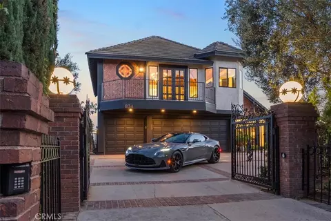 834 Moorside Dr, Glendale, CA 91207