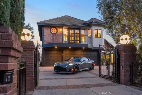 834 Moorside Dr, Glendale, CA 91207