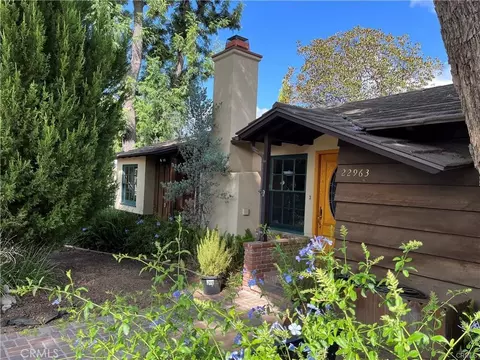 22963 Ostronic Dr, Woodland Hills, CA 91367