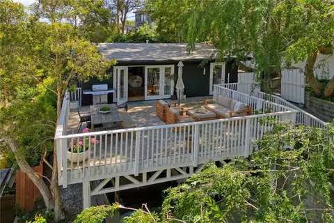 3122 Oakcrest, Los Angeles, CA 90068