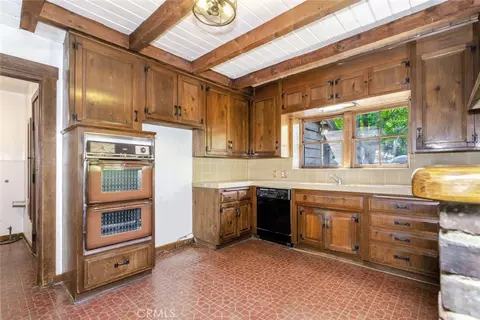 Kitchen - 3852 Eureka Dr, Studio City, CA 91604 photo 1 of 3