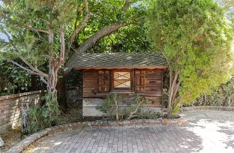 Exterior - 3852 Eureka Dr, Studio City, CA 91604 photo 6 of 8