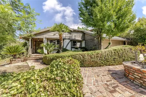 3852 Eureka Dr, Studio City, CA 91604