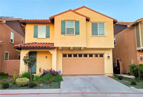 906 Lemon Dr, Pomona, CA 91768