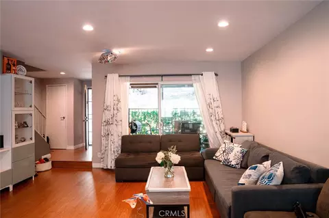 9759 Via Roma, Burbank, CA 91504