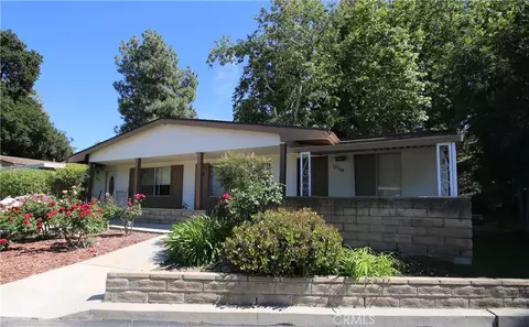 19364 Avenue Of The Oaks, Newhall, CA 91321
