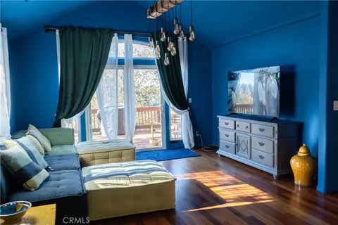 Living - 1253 Golden Rule, Lake Arrowhead, CA 92352 photo 2 of 3
