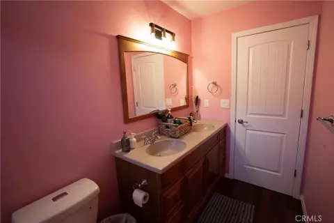 Bath - 1253 Golden Rule, Lake Arrowhead, CA 92352 photo 5 of 6