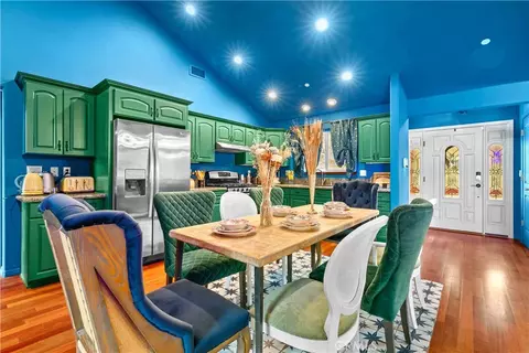Dining - 1253 Golden Rule, Lake Arrowhead, CA 92352 photo 2 of 3