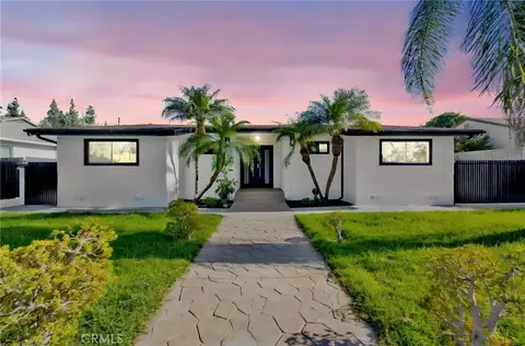 15644 San Fernando Msn, Granada Hills, CA 91344