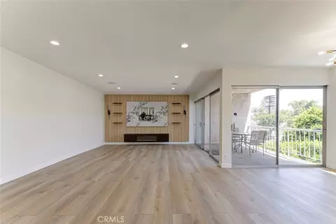 4487 Colbath #309, Sherman Oaks, CA 91423