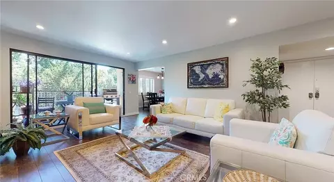321 E Stocker St #205, Glendale, CA 91207