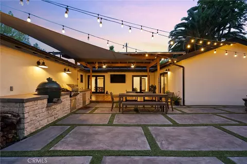 6013 Lubao Ave, Woodland Hills, CA 91367
