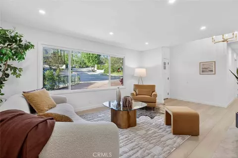 Living - 6433 Creemore Ln, Tujunga, CA 91042 photo 3 of 5