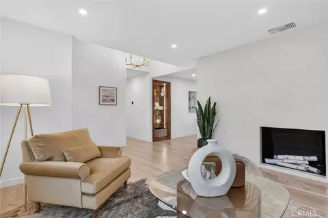 Living - 6433 Creemore Ln, Tujunga, CA 91042 photo 5 of 5
