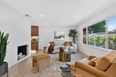 Living - 6433 Creemore Ln, Tujunga, CA 91042 photo 1 of 5