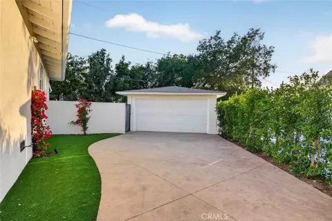 Exterior - 6433 Creemore Ln, Tujunga, CA 91042 photo 13 of 15