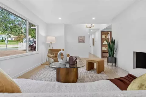 Living - 6433 Creemore Ln, Tujunga, CA 91042 photo 4 of 5