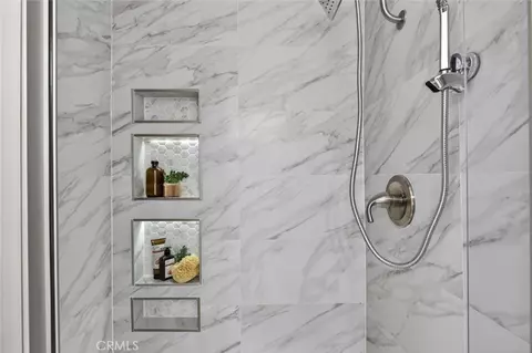 Bath - 6433 Creemore Ln, Tujunga, CA 91042 photo 4 of 4