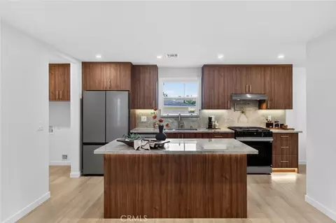 Kitchen - 6433 Creemore Ln, Tujunga, CA 91042 photo 7 of 8