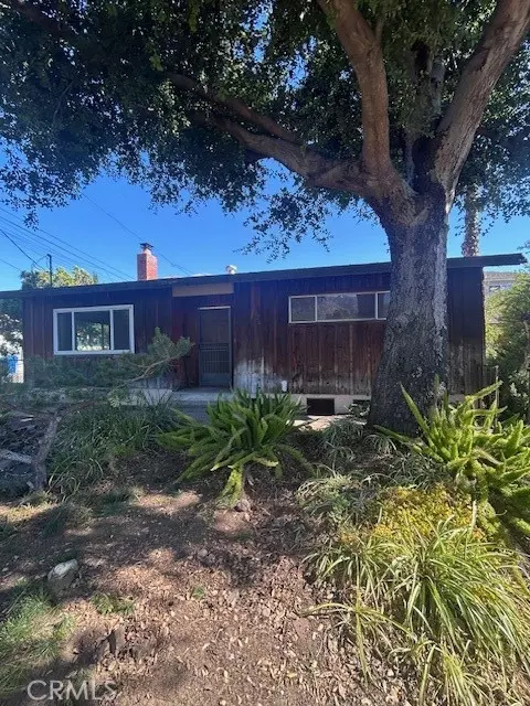 8228 Wentworth St, Sunland, CA 91040