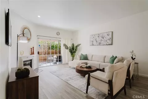 435 E Valencia #105, Burbank, CA 91501