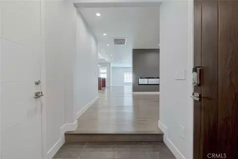Entry Way - 523 E Fairmount, Burbank, CA 91501 photo 1 of 7