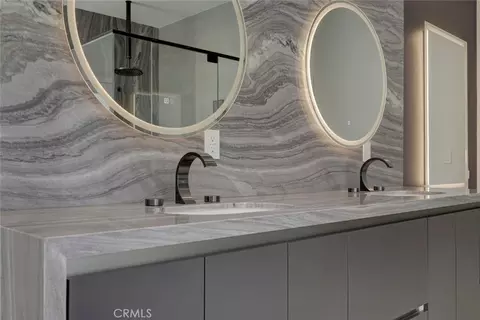 Bath - 523 E Fairmount, Burbank, CA 91501 photo 7 of 11