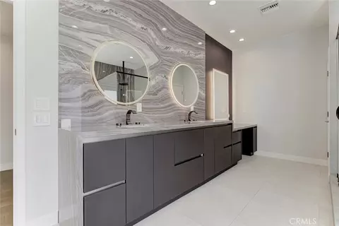 Bath - 523 E Fairmount, Burbank, CA 91501 photo 6 of 11